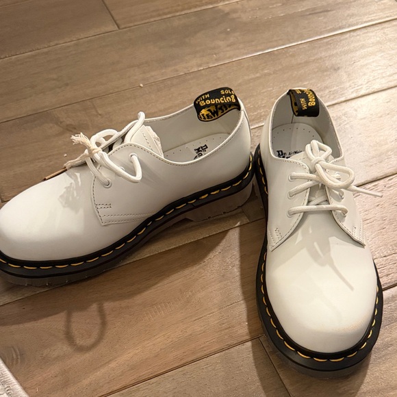 Dr. Martens White Leather Oxfords with Black Soles - Picture 5 of 6